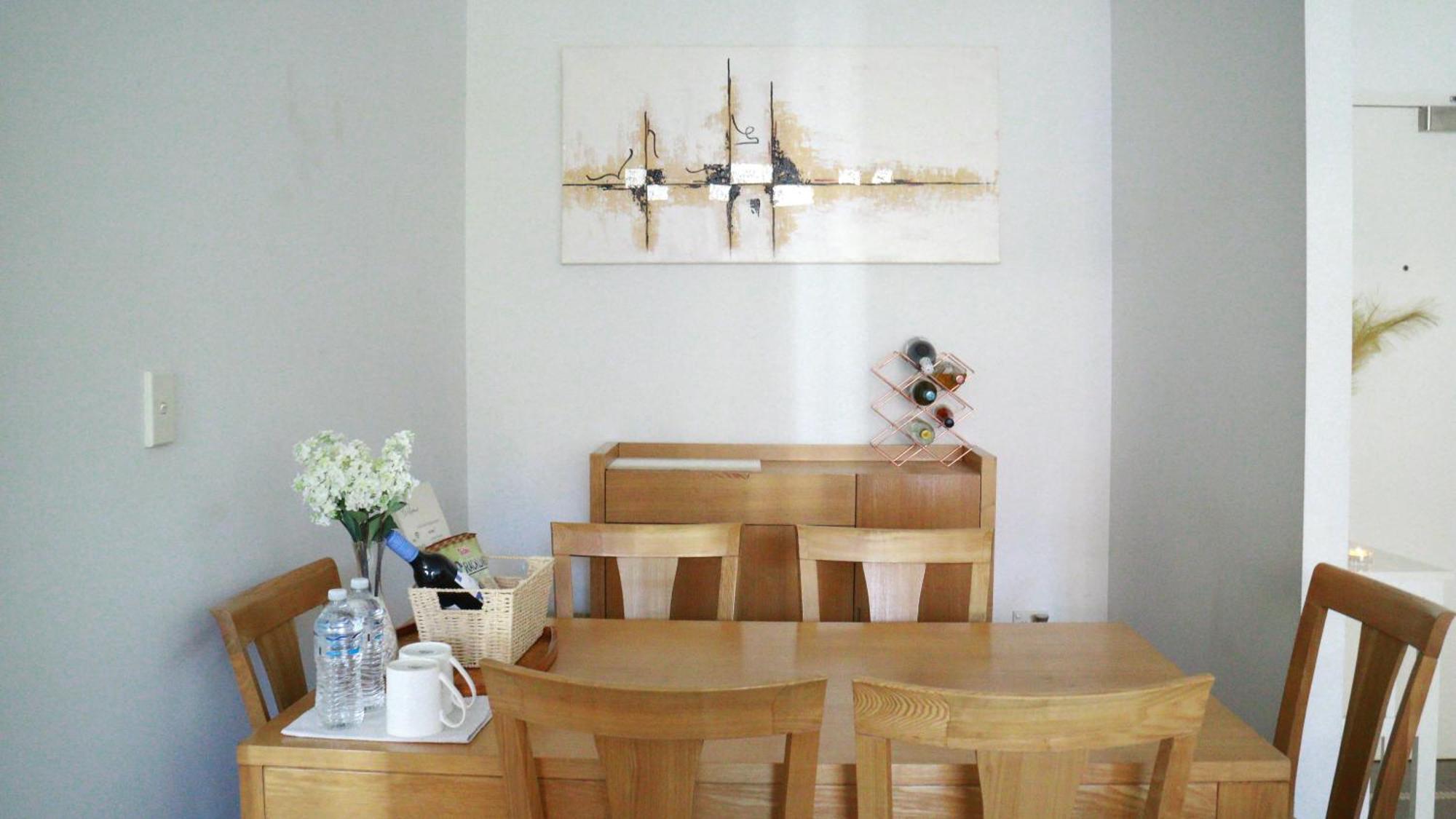 Cozy Minimalist 1 Bedroom Near Hornsby Mall & Trains Apartment Waitara